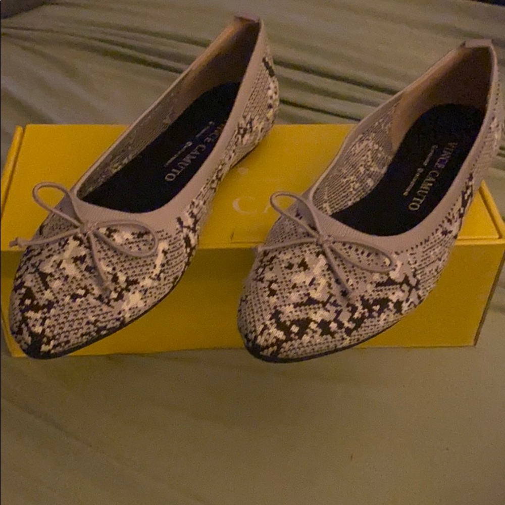 New & Never Worn Vince Camuto Knit Ballet Flat